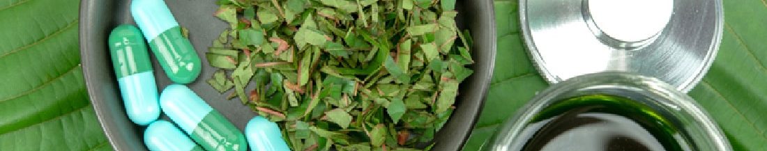 image of beaufort kratom leaves and capsules
