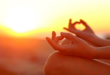 Kratom and Yoga: A Holistic Approach to Wellness