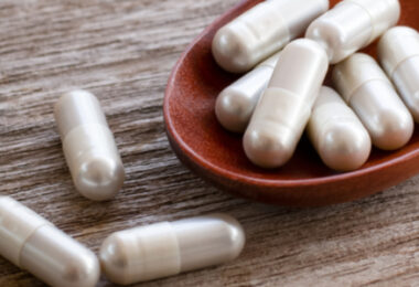 White Kratom Capsules image
