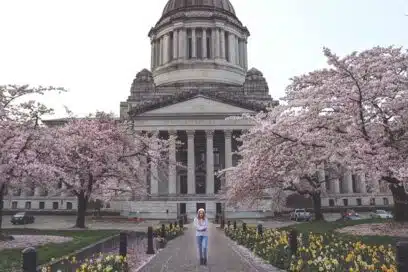 Front view of Washington State Capitol Building