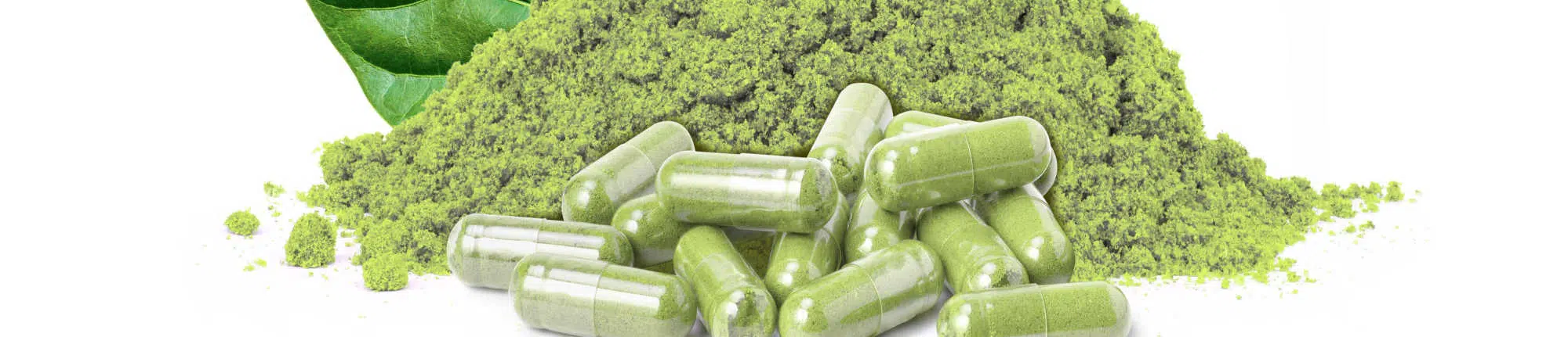 image of whole herbs kratom powder and capsules